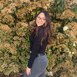 Meet your Posher, Alia